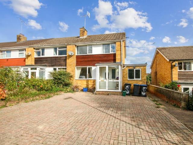 3 bedroom end of terrace house for sale