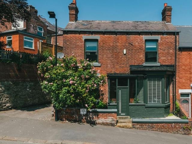 3 bedroom end of terrace house for sale