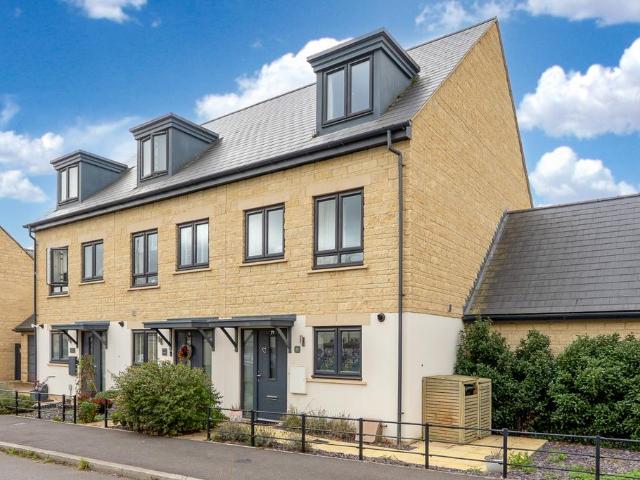 3 bedroom end of terrace house for sale