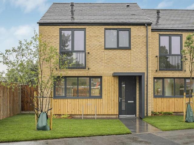 3 bedroom end of terrace house for sale