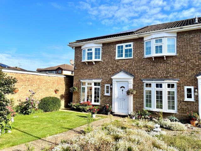 3 bedroom end of terrace house for sale