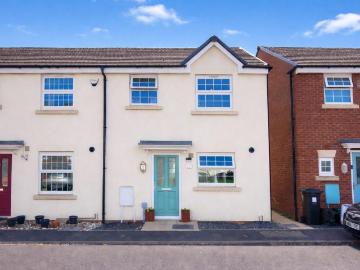 3 bedroom end of terrace house for sale