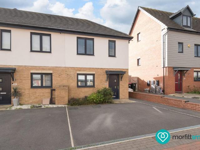 3 bedroom end of terrace house for sale