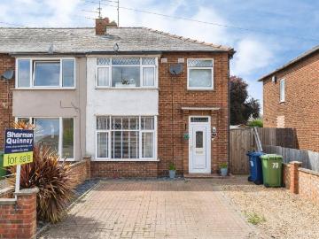 3 bedroom end of terrace house for sale