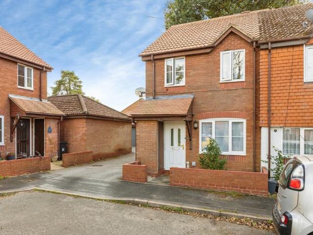 3 bedroom end of terrace house for sale