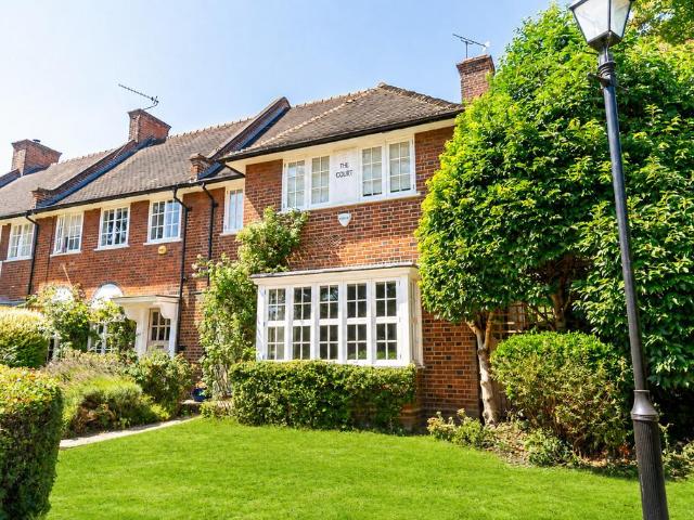 3 bedroom end of terrace house for sale