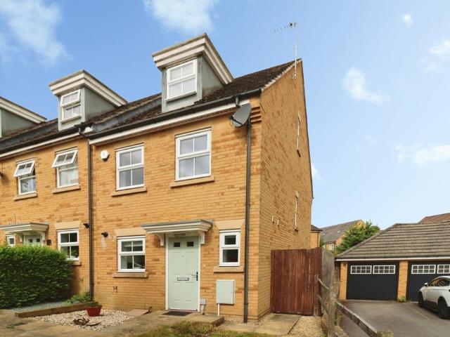 3 bedroom end of terrace house for sale