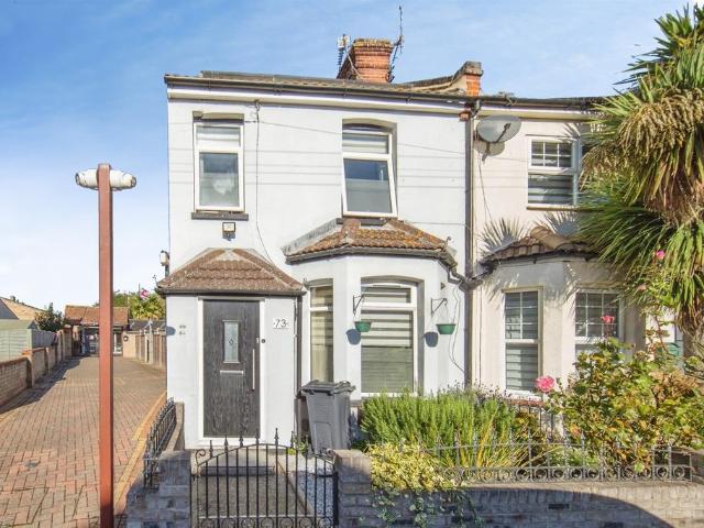 3 bedroom end of terrace house for sale