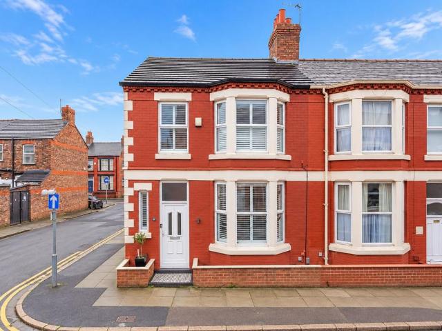 3 bedroom end of terrace house for sale