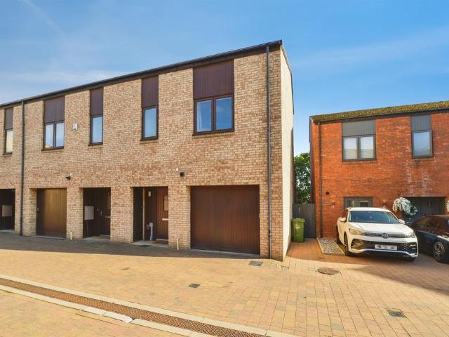 3 bedroom end of terrace house for sale