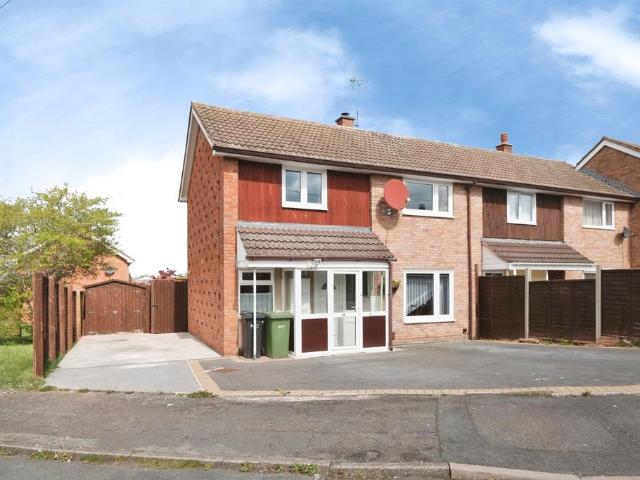 3 bedroom end of terrace house for sale