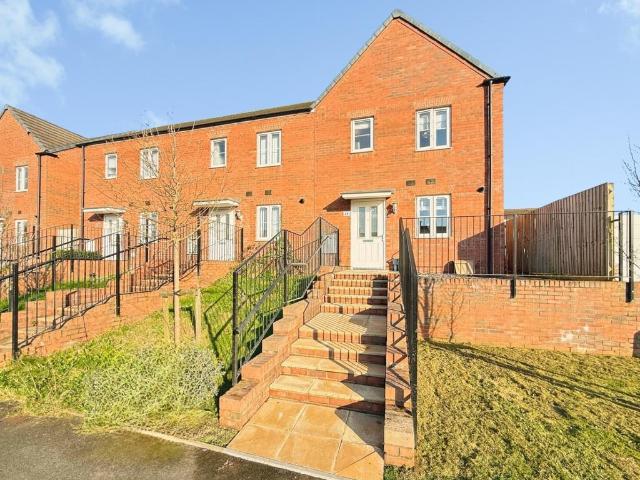 3 bedroom end of terrace house for sale