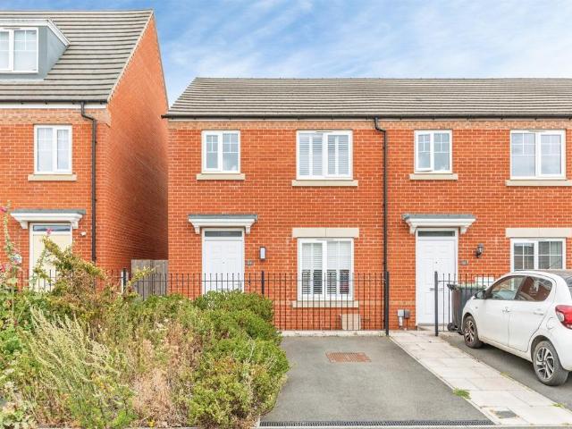 3 bedroom end of terrace house for sale