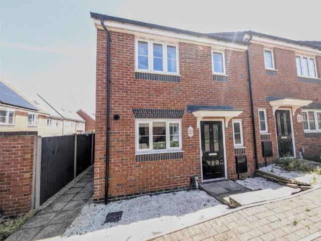 3 bedroom end of terrace house for sale