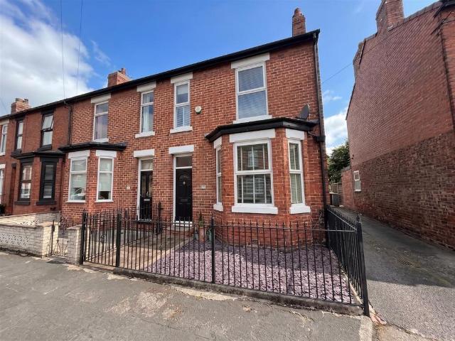 3 bedroom end of terrace house for sale