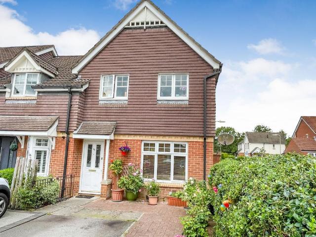 3 bedroom end of terrace house for sale