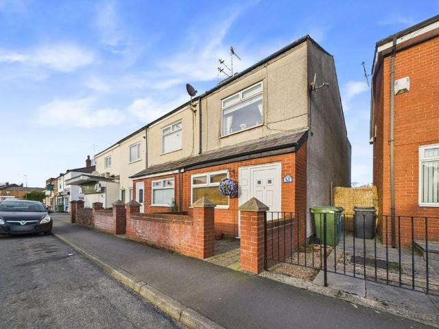 3 bedroom end of terrace house for sale