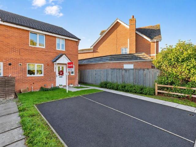 3 bedroom end of terrace house for sale