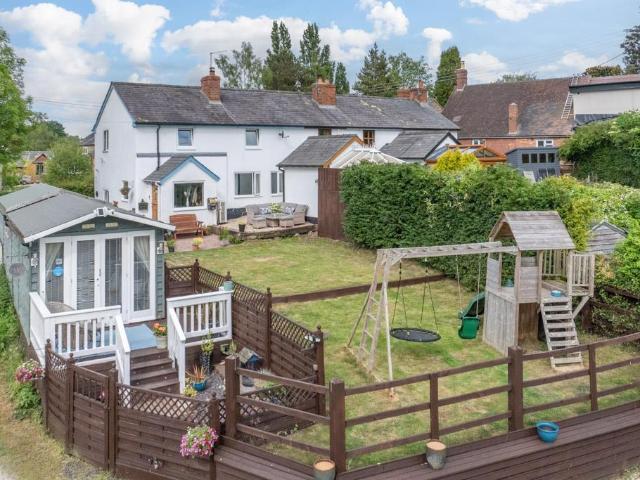 3 bedroom end of terrace house for sale