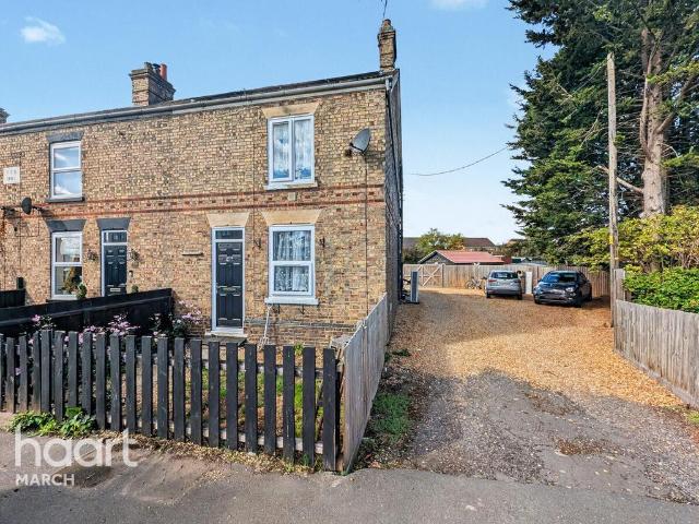 3 bedroom end of terrace house for sale