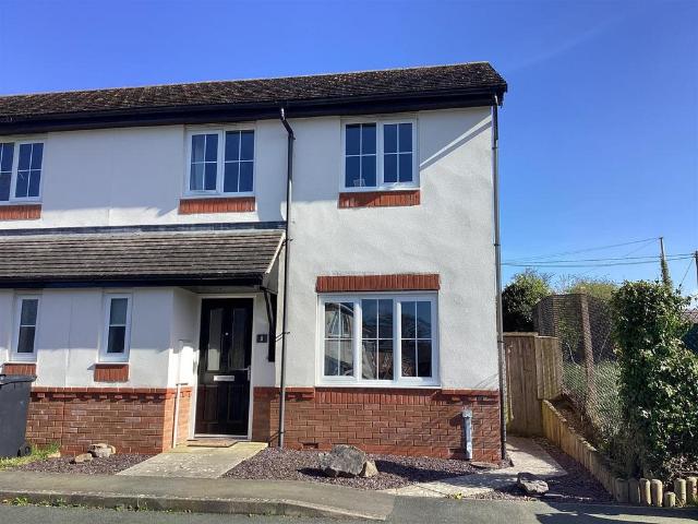 3 bedroom end of terrace house for sale