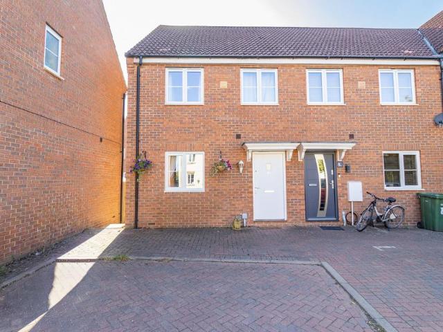 3 bedroom end of terrace house for sale