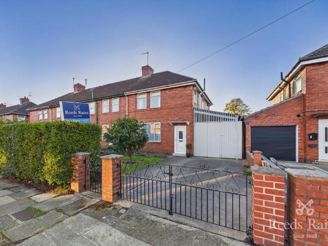 3 bedroom end of terrace house for sale