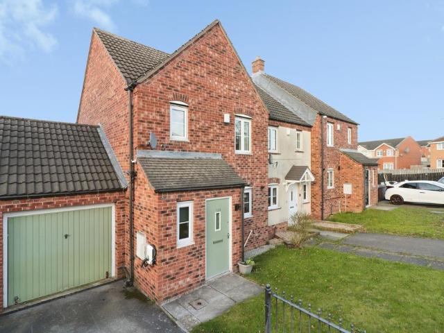 3 bedroom end of terrace house for sale