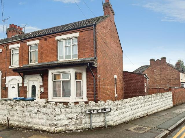 3 bedroom end of terrace house for sale
