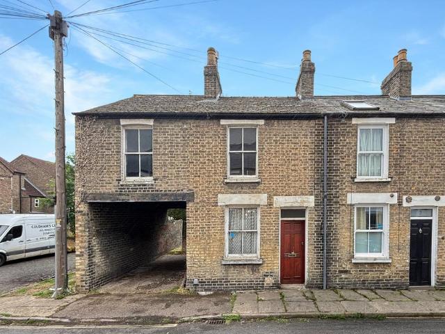 3 bedroom end of terrace house for sale