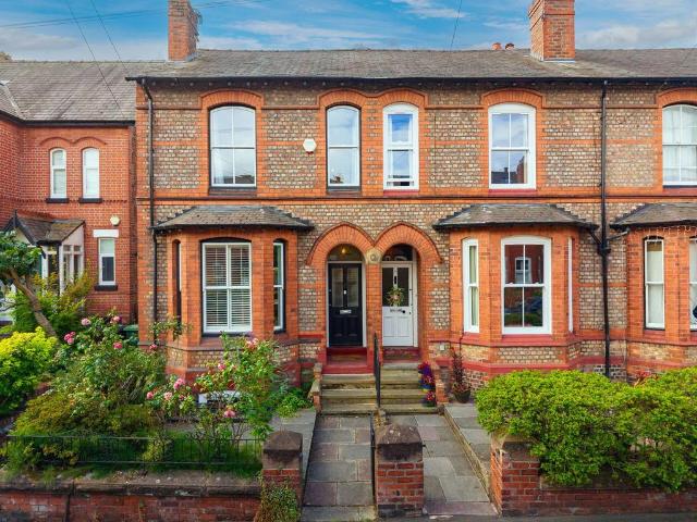 3 bedroom end of terrace house for sale