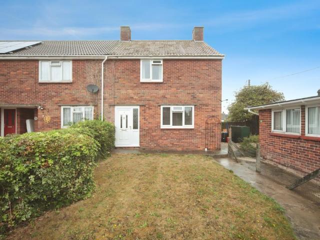3 bedroom end of terrace house for sale