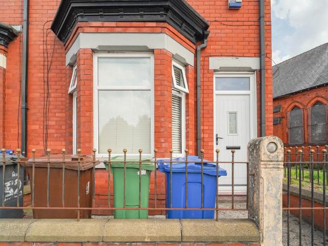 3 bedroom end of terrace house for sale