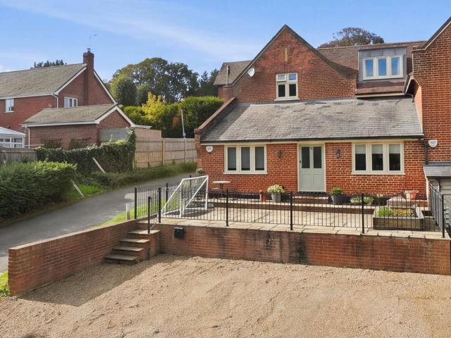 4 bedroom end of terrace house for sale