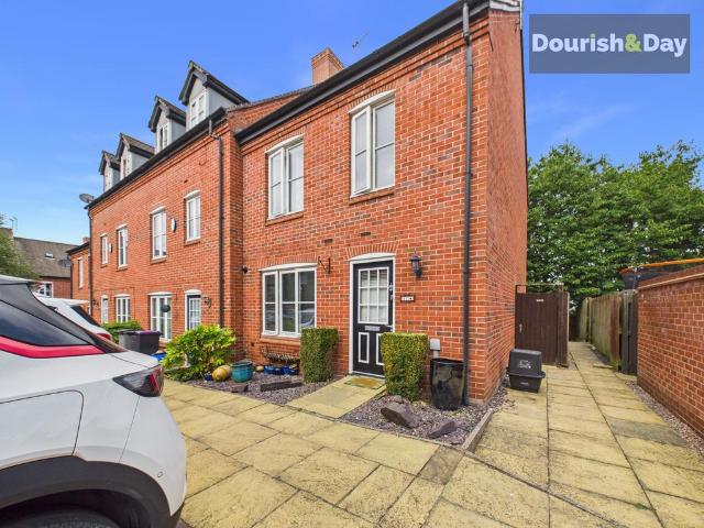 3 bedroom end of terrace house for sale