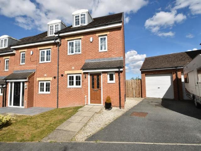 3 bedroom end of terrace house for sale