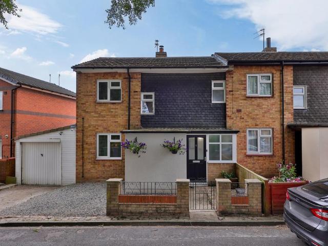 3 bedroom end of terrace house for sale