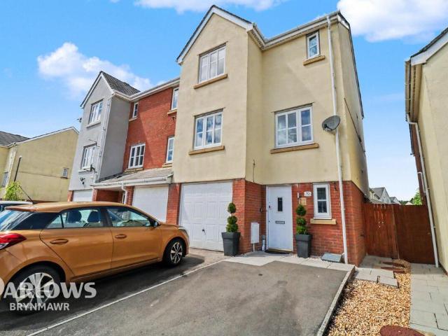 3 bedroom end of terrace house for sale