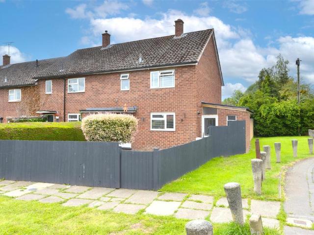 3 bedroom end of terrace house for sale
