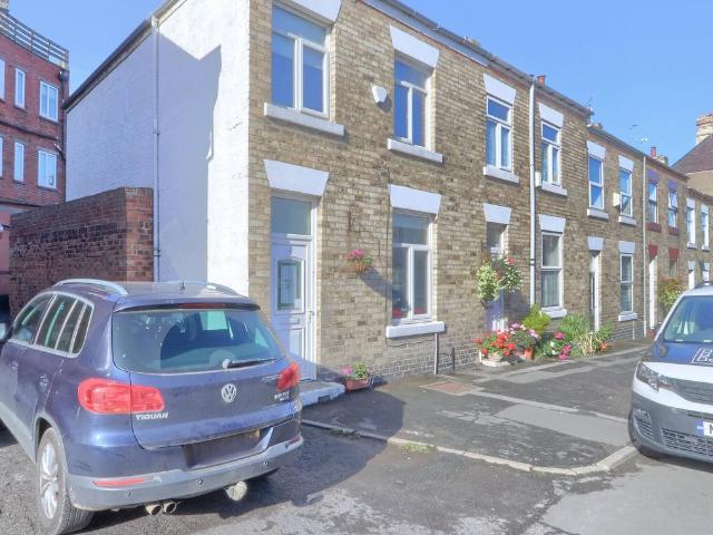 3 bedroom end of terrace house for sale