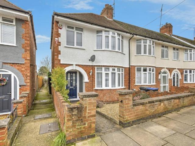 3 bedroom end of terrace house for sale