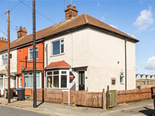 3 bedroom end of terrace house for sale