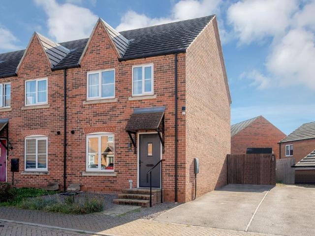 3 bedroom end of terrace house for sale