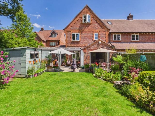 3 bedroom end of terrace house for sale