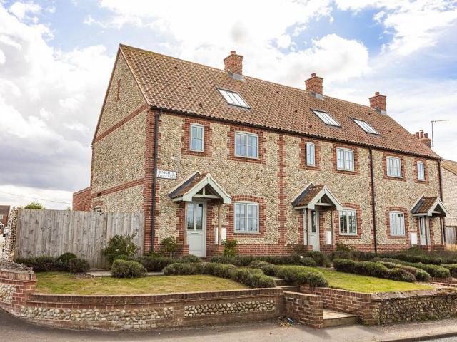 3 bedroom end of terrace house for sale