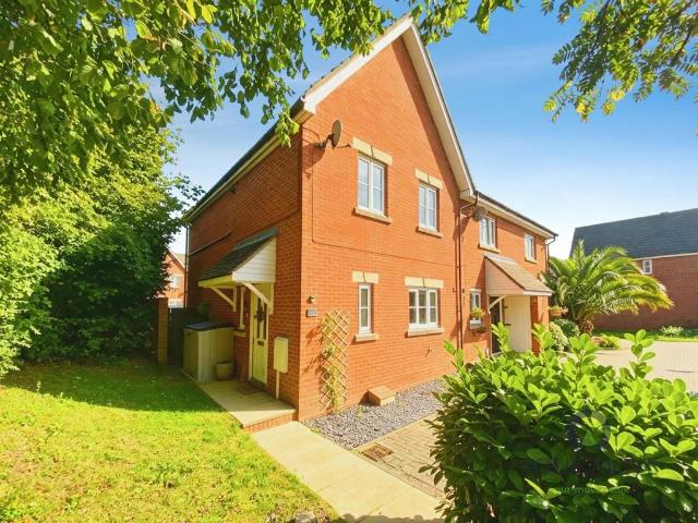 3 bedroom end of terrace house for sale