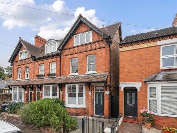 3 bedroom end of terrace house for sale