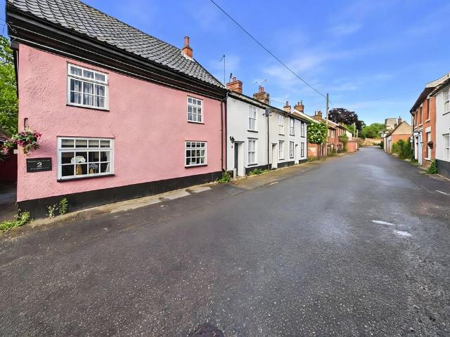 3 bedroom end of terrace house for sale