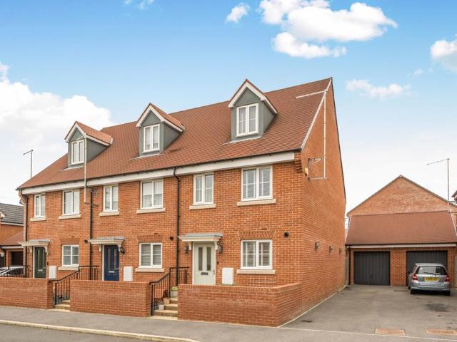 3 bedroom end of terrace house for sale