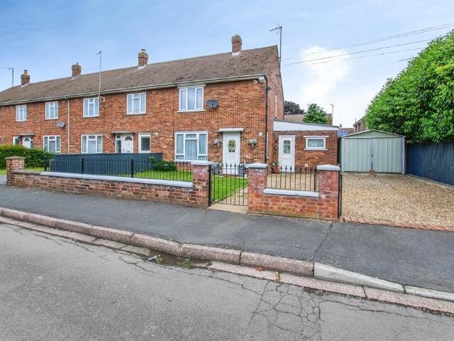 3 bedroom end of terrace house for sale